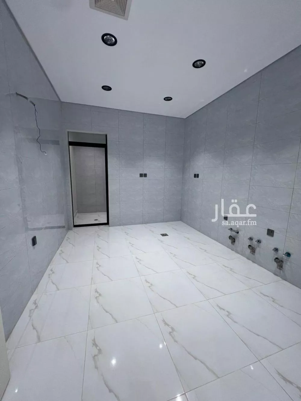 شقة 5 غرف في الريان 16