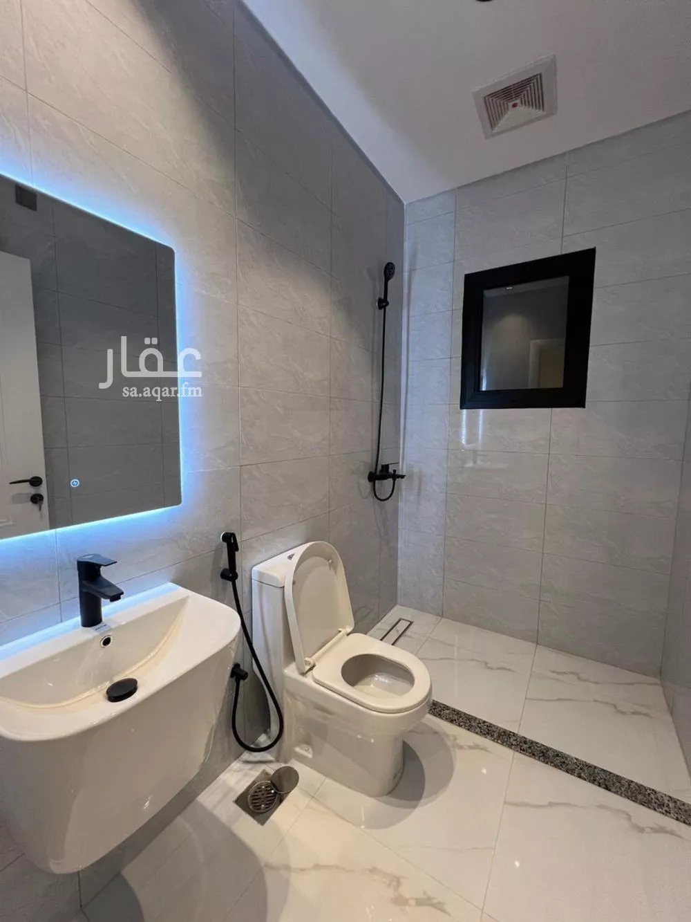 شقة 5 غرف في الريان 17