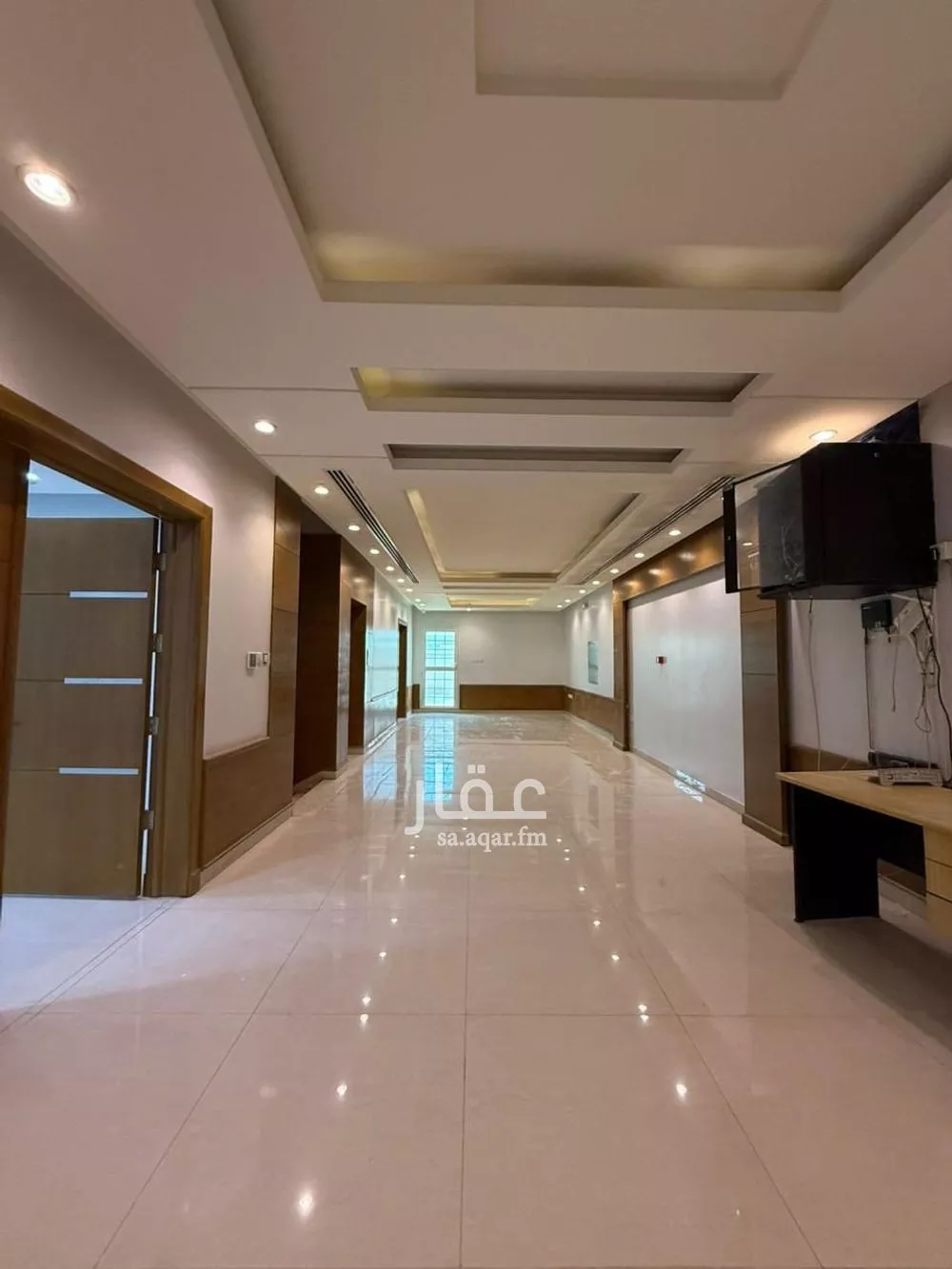 مكتب 1085 م² في اليرموك 21