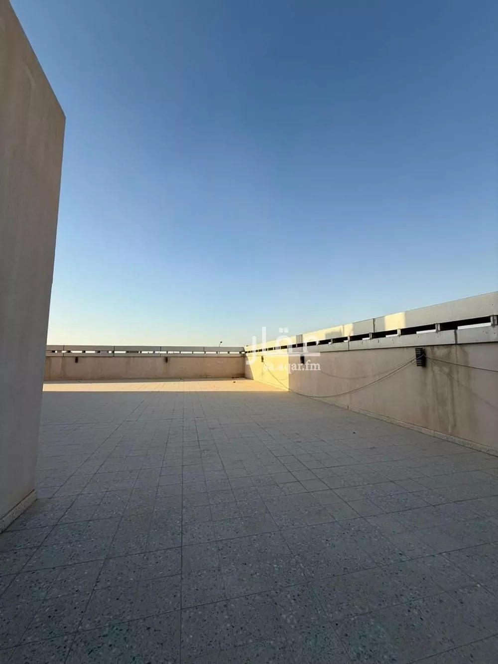 مكتب 1085 م² في اليرموك 22