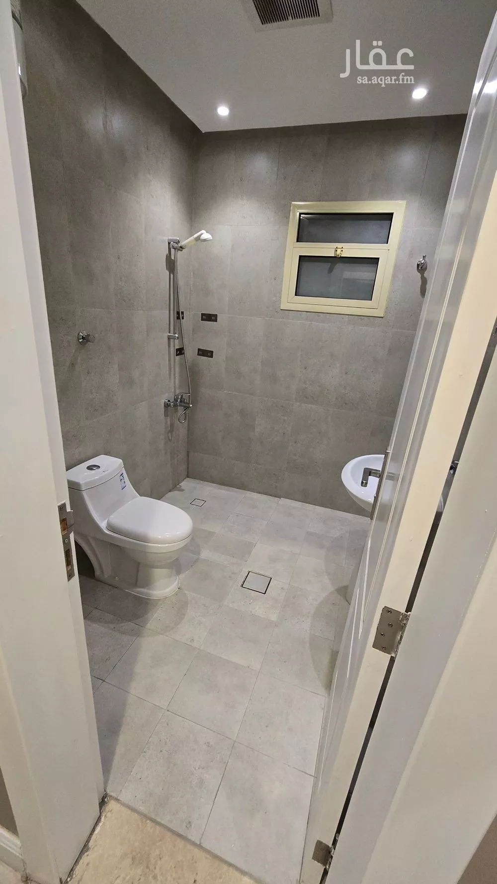 شقة 3 غرف في الملقا 4