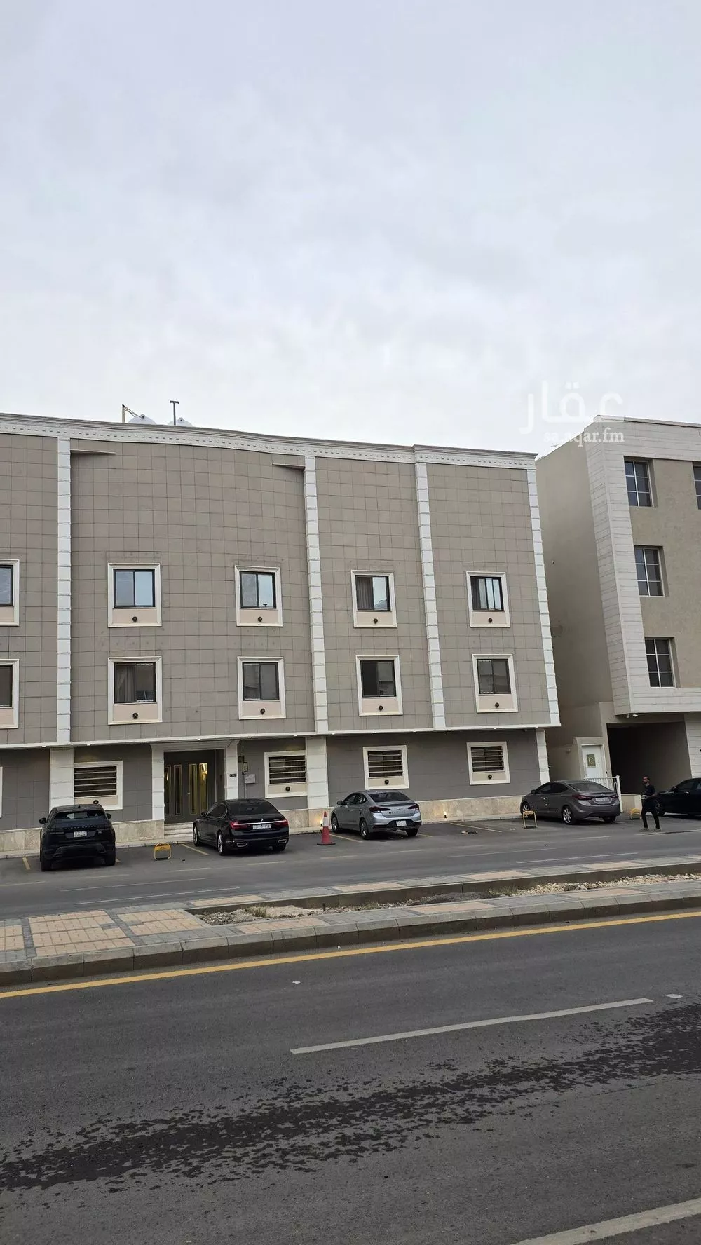 شقة 3 غرف في الملقا 5