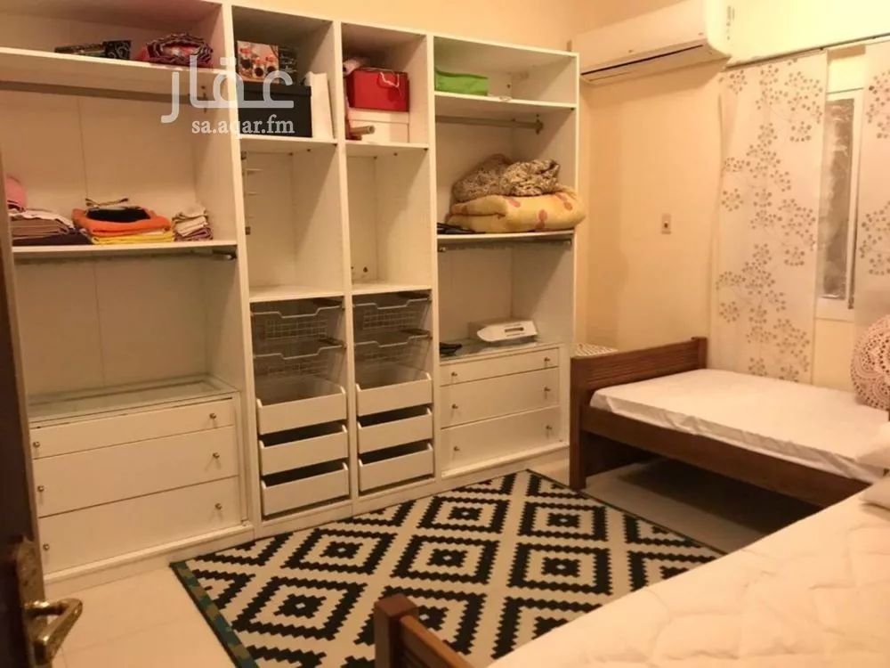 3 bedroom apartment in Al Qashlah 4