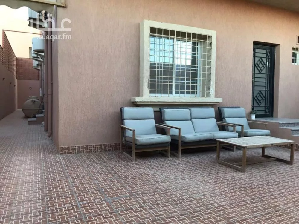 3 bedroom apartment in Al Qashlah 5