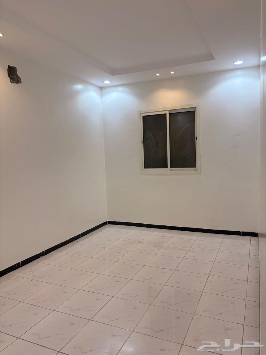 شقة 2 غرف في الرمال 5