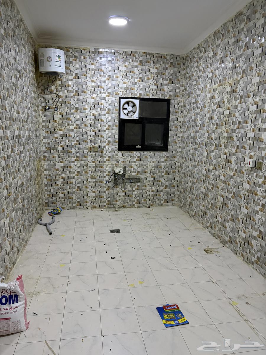 شقة 3 غرف في العزيزية 2