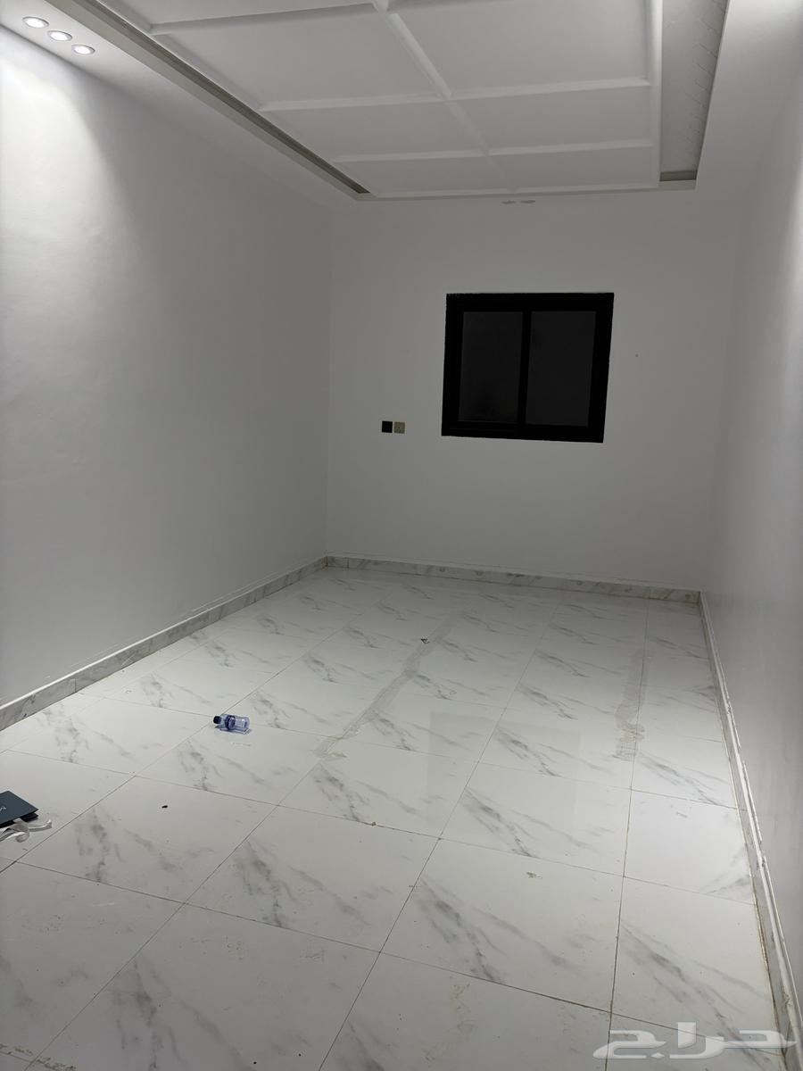 شقة 3 غرف في العزيزية 5