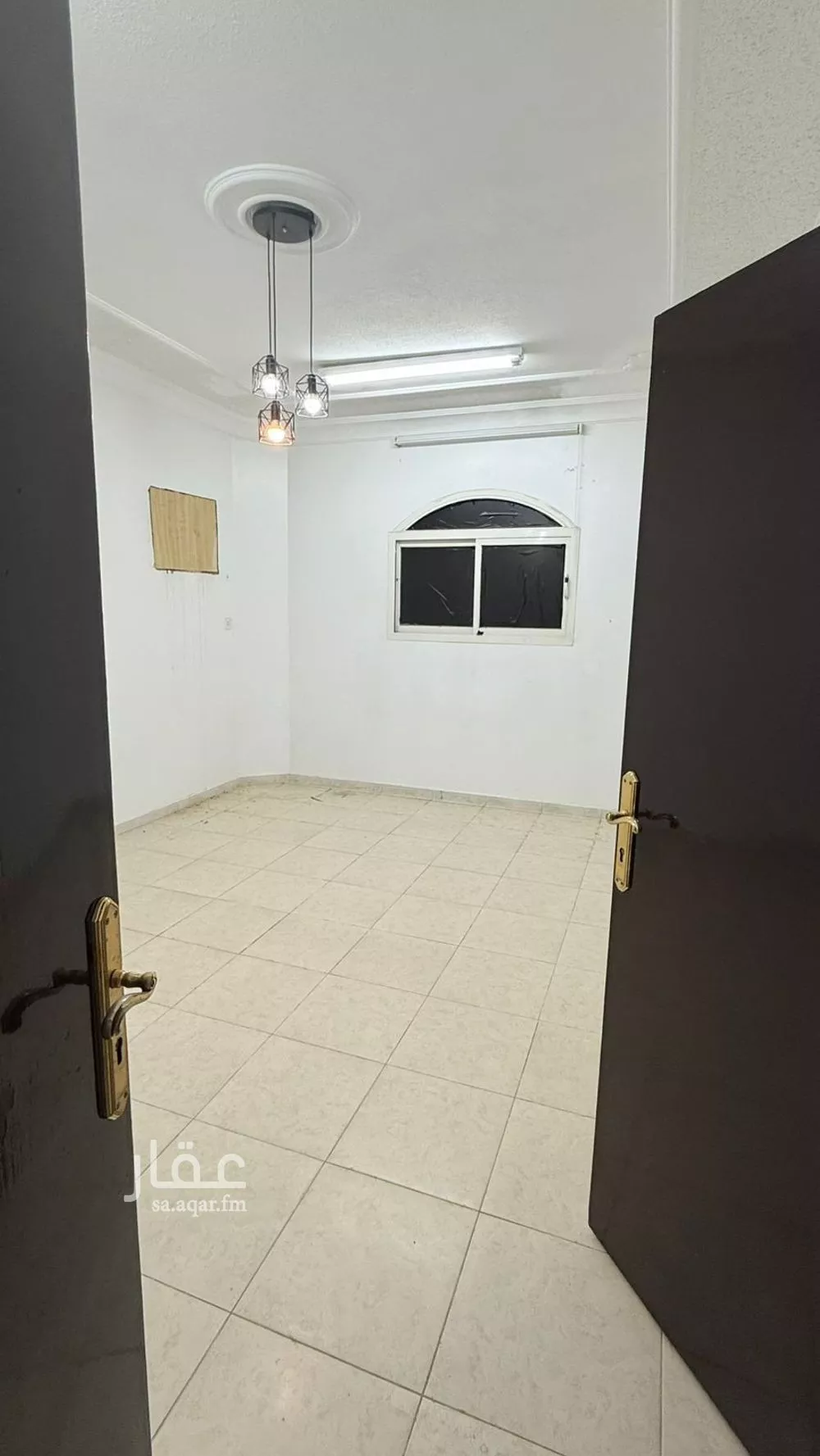 دور 6 غرف في السعادة 5