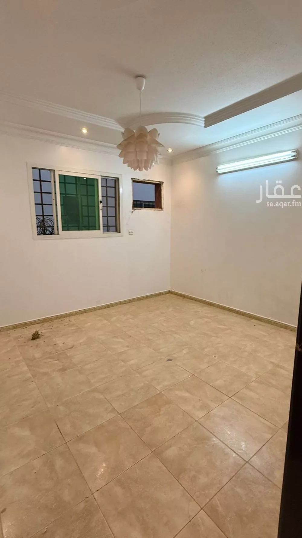 دور 6 غرف في السعادة 10