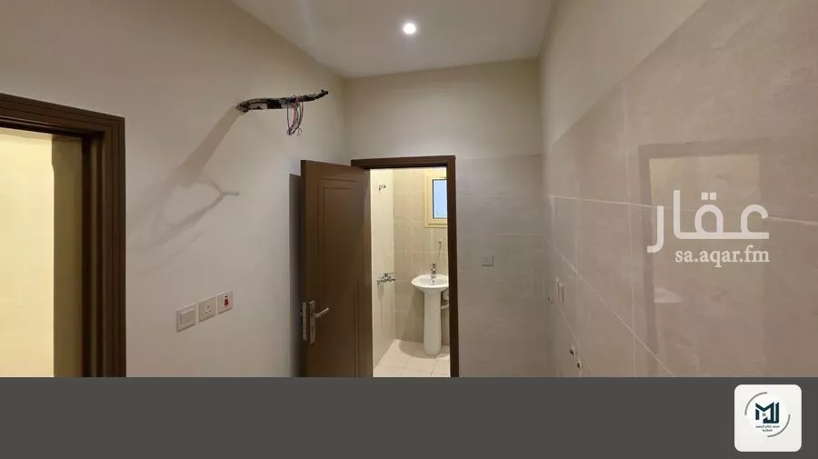 شقة 5 غرف في الفنار 10