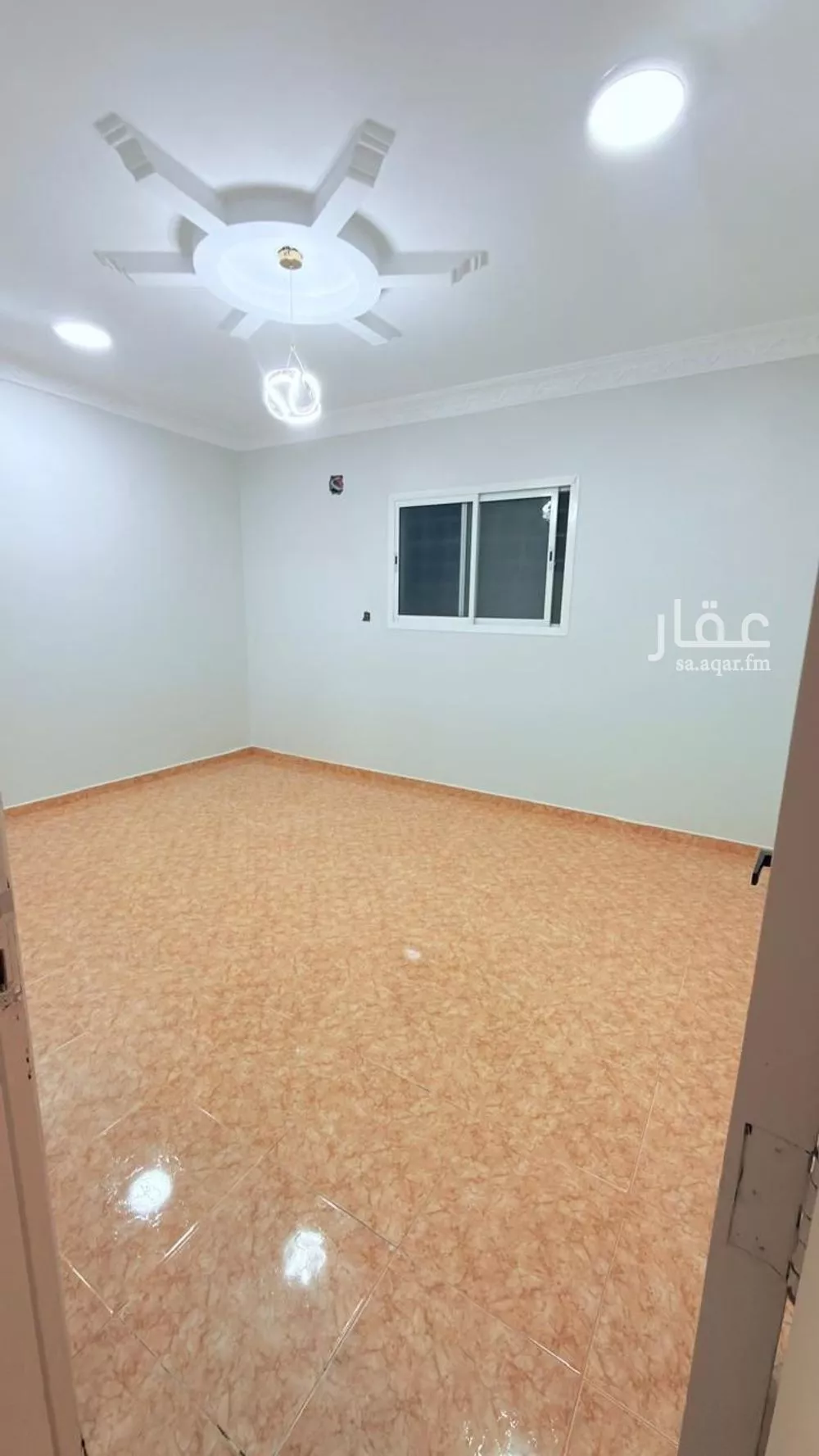 دور 5 غرف في السعادة 6