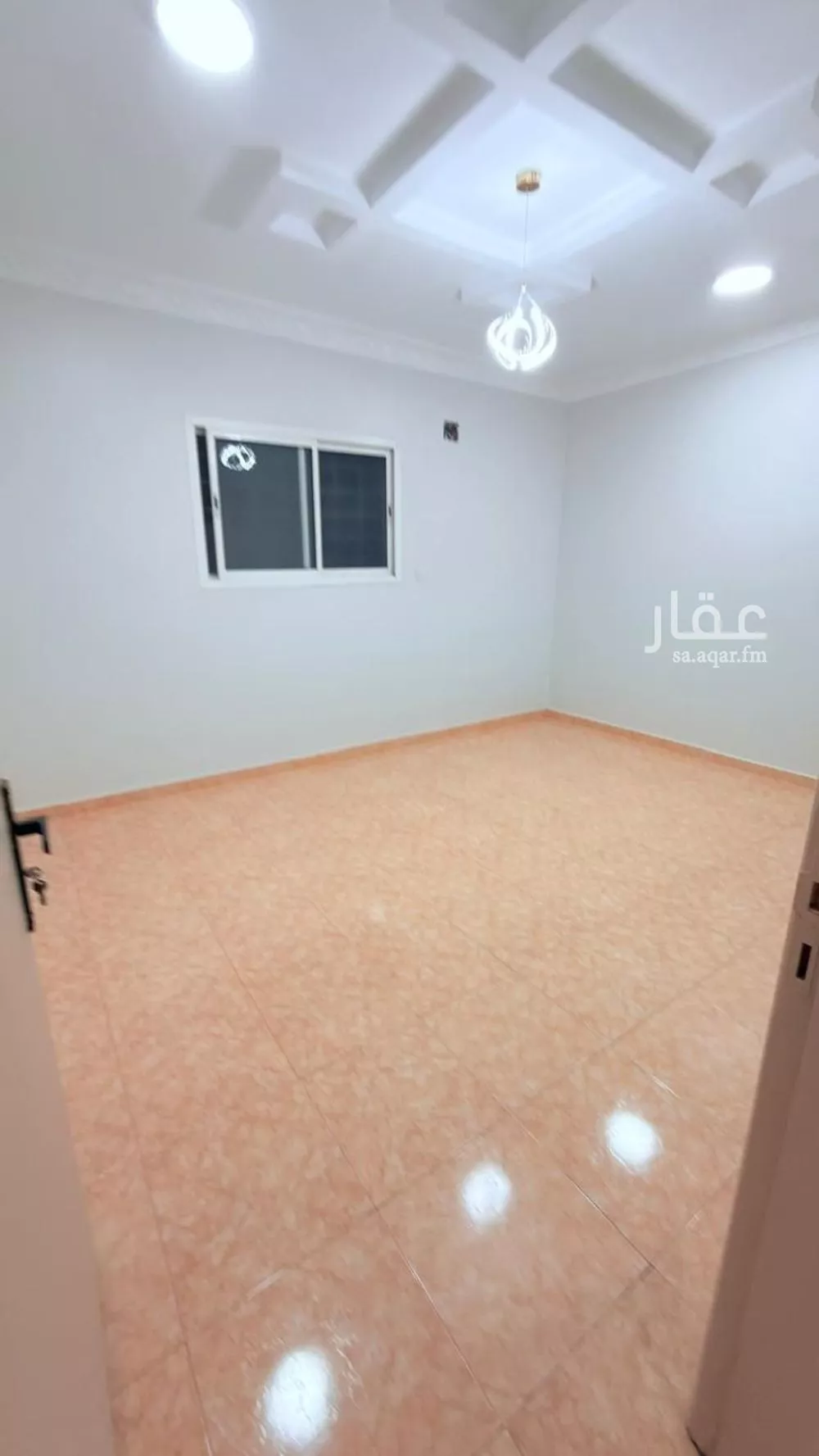 دور 5 غرف في السعادة 7