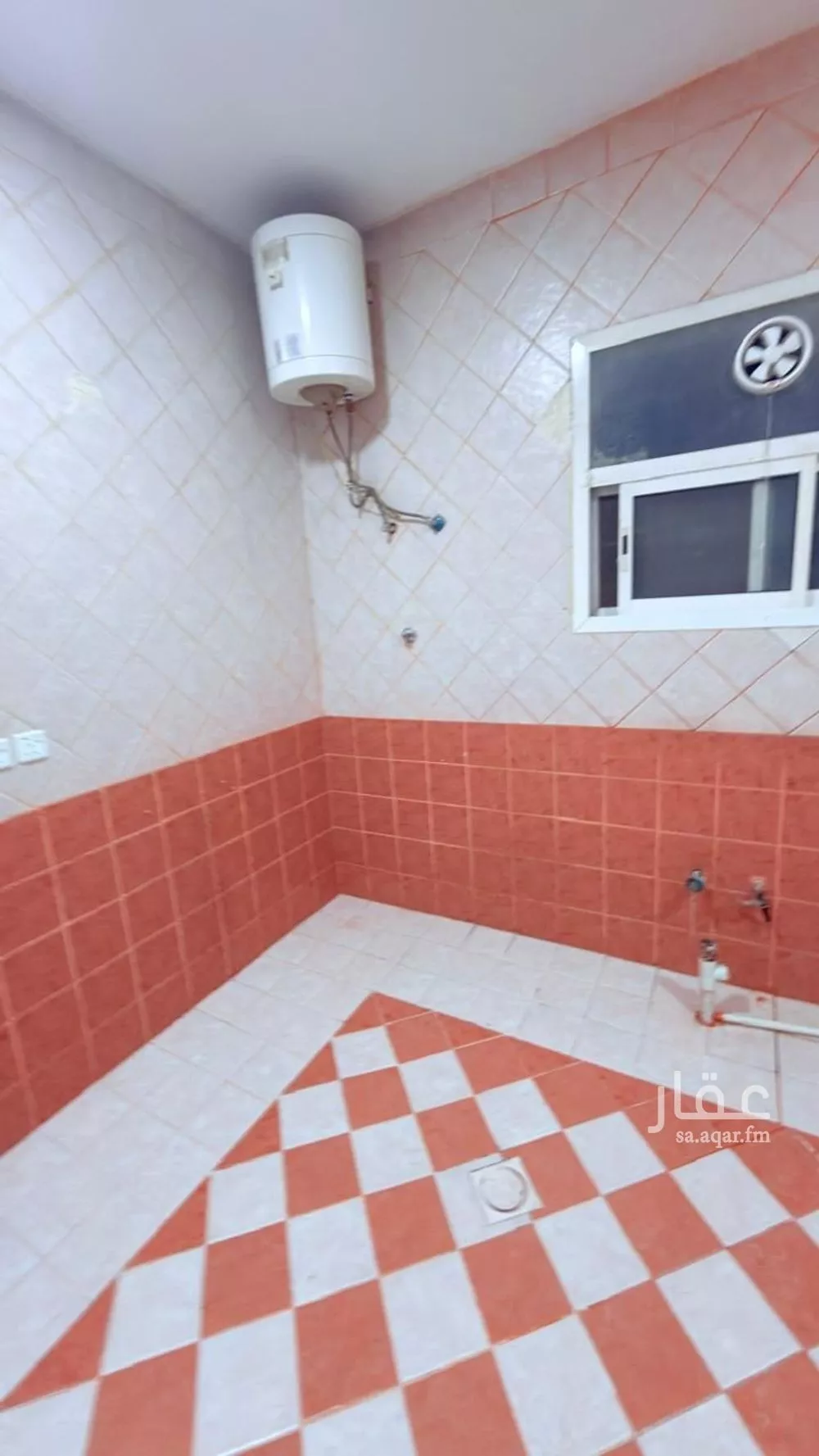 دور 5 غرف في السعادة 8