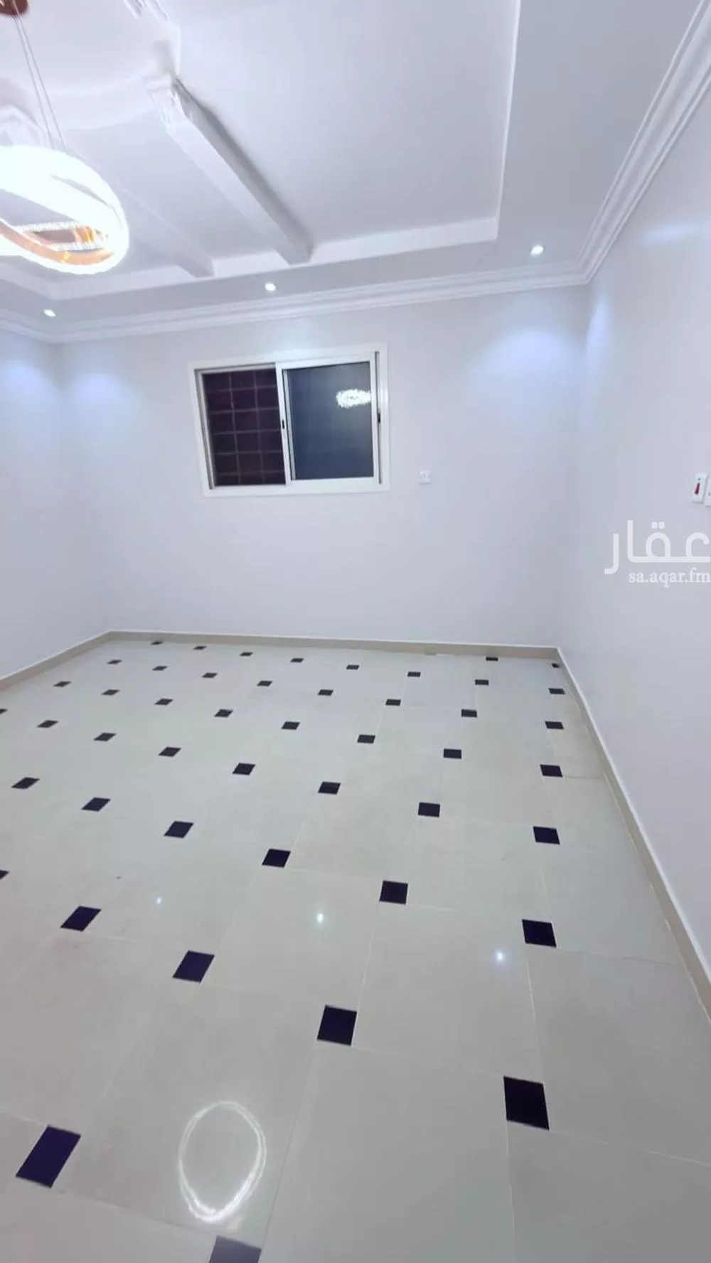 دور 5 غرف في السعادة 10