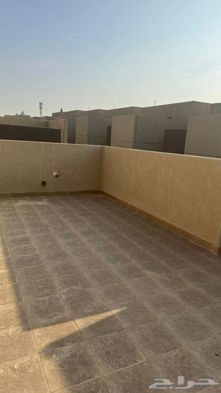 فيلا 3 غرف في العارض 3