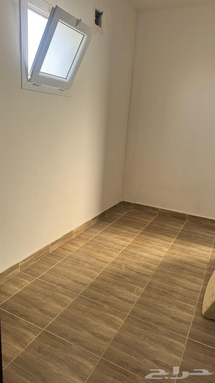 فيلا 3 غرف في العارض 4