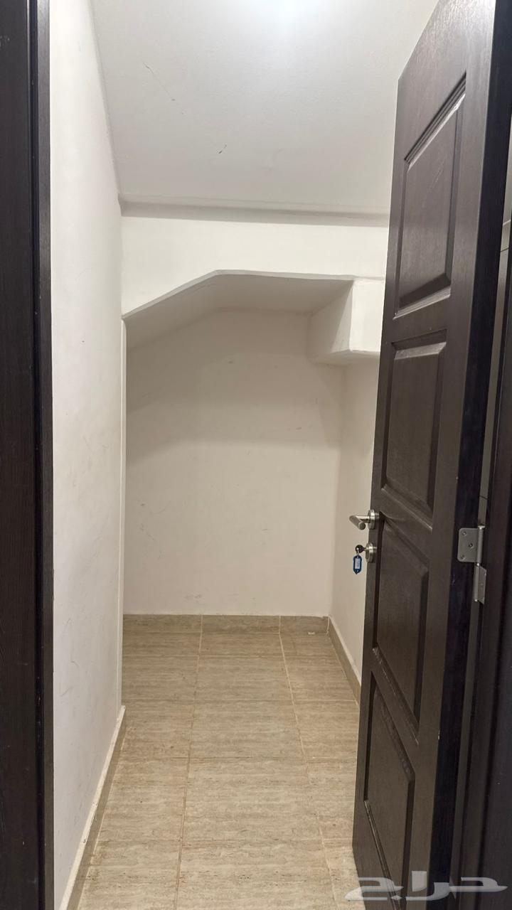 فيلا 3 غرف في العارض 5