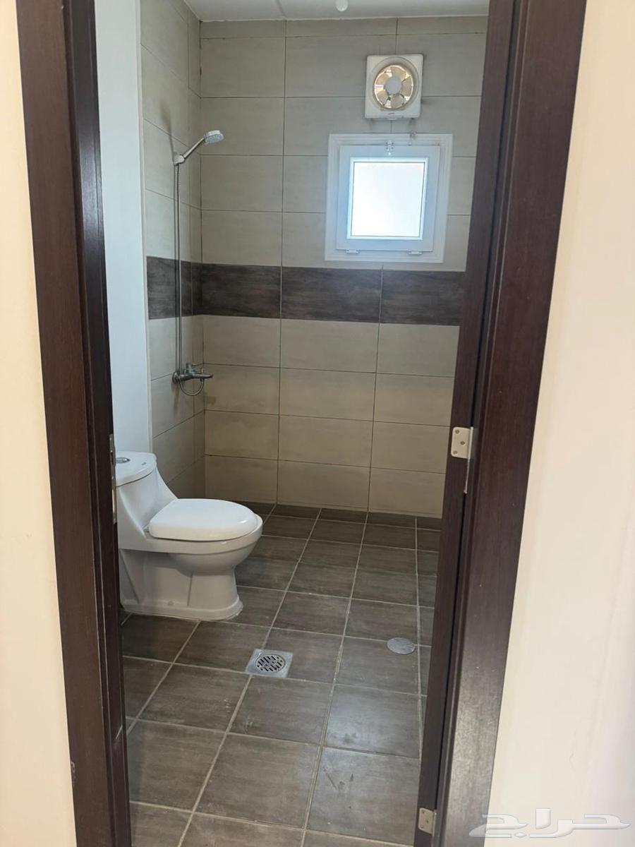 فيلا 3 غرف في العارض 8