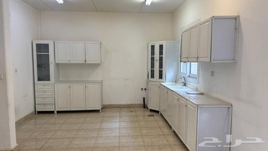 فيلا 3 غرف في العارض 10