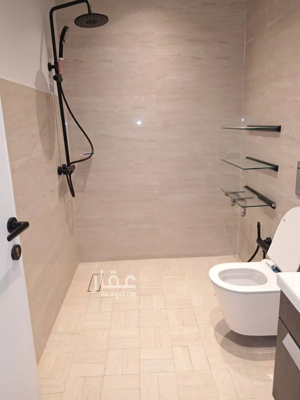 شقة 2 غرف في الملقا 10