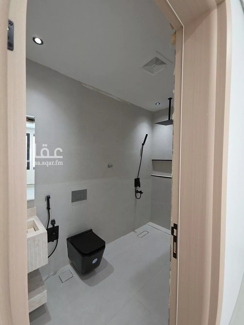 فيلا 8 غرف في النرجس 11