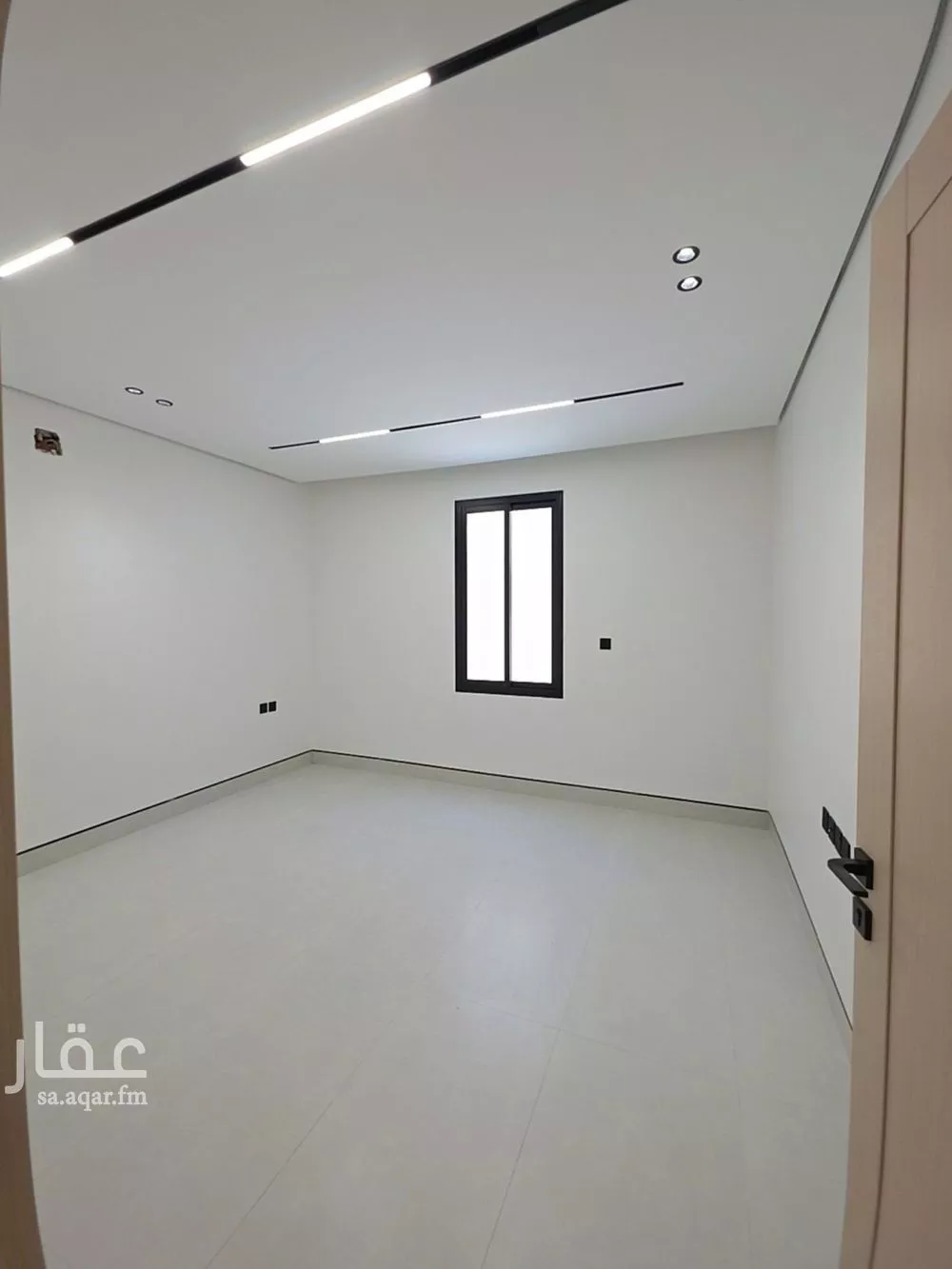 فيلا 8 غرف في النرجس 18