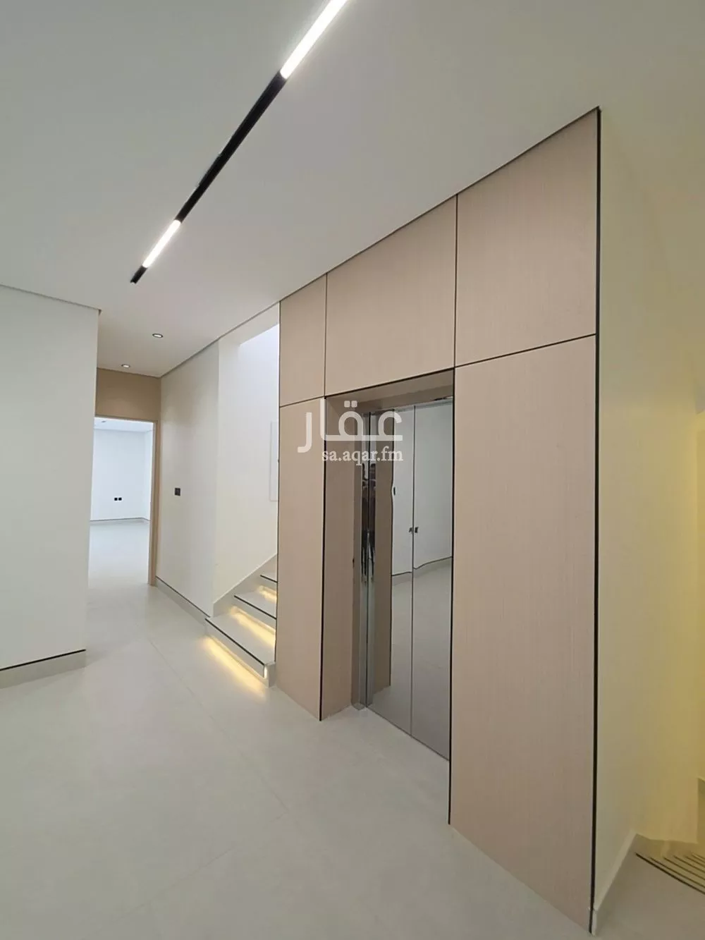 فيلا 8 غرف في النرجس 21