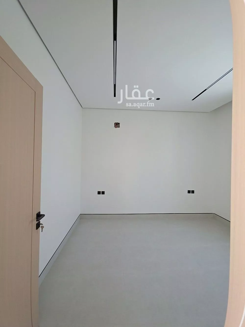 فيلا 8 غرف في النرجس 23