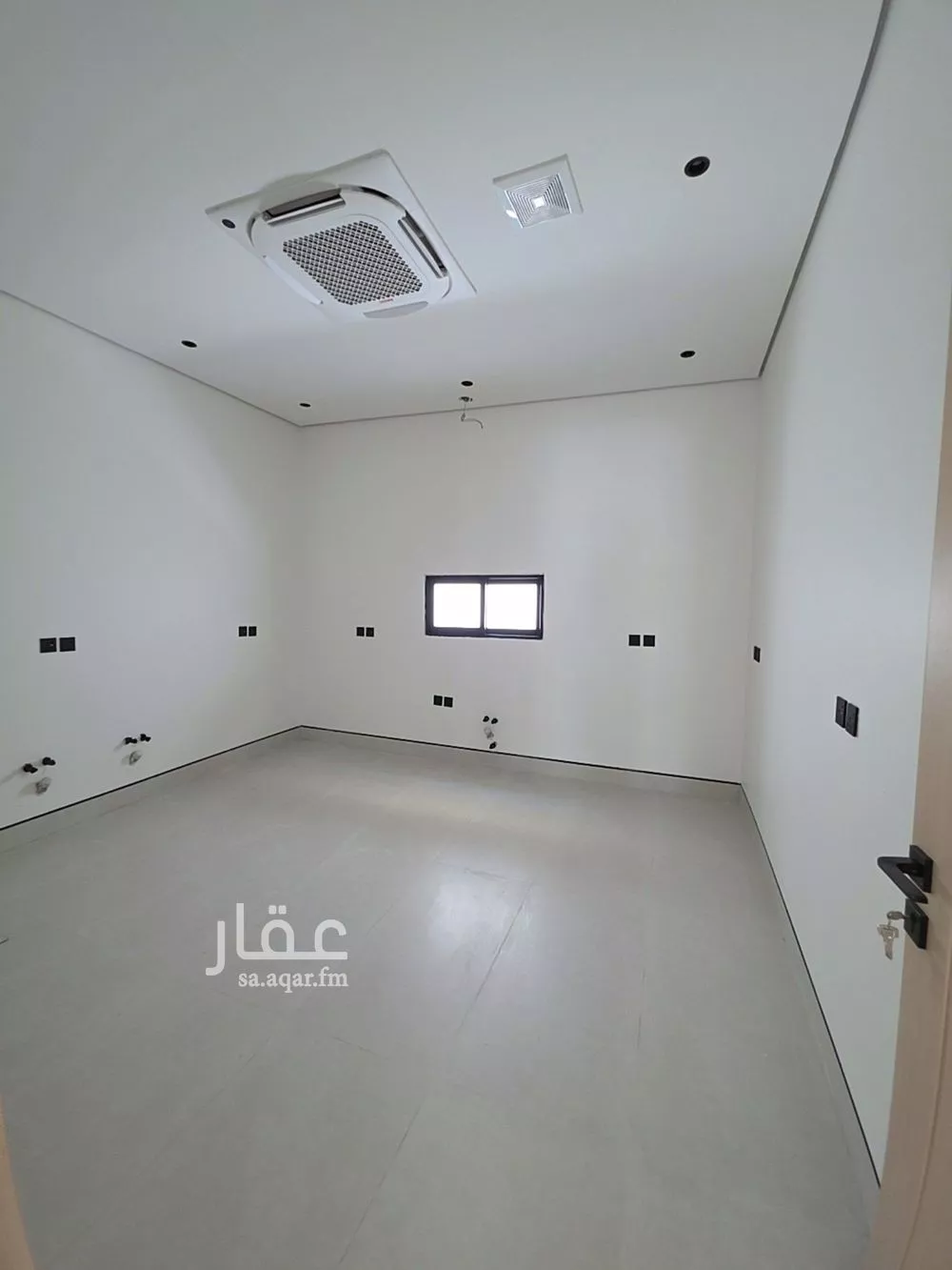 فيلا 8 غرف في النرجس 29