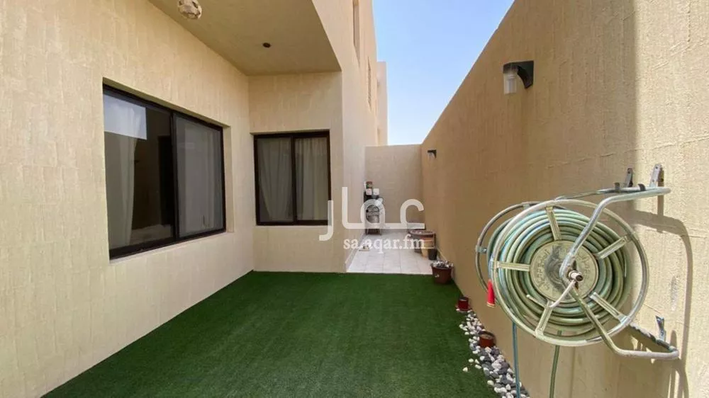 5 bedroom villa in Al Aridh 3
