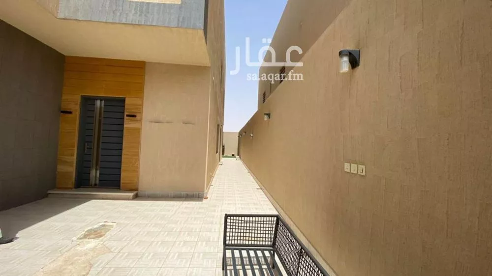 5 bedroom villa in Al Aridh 4