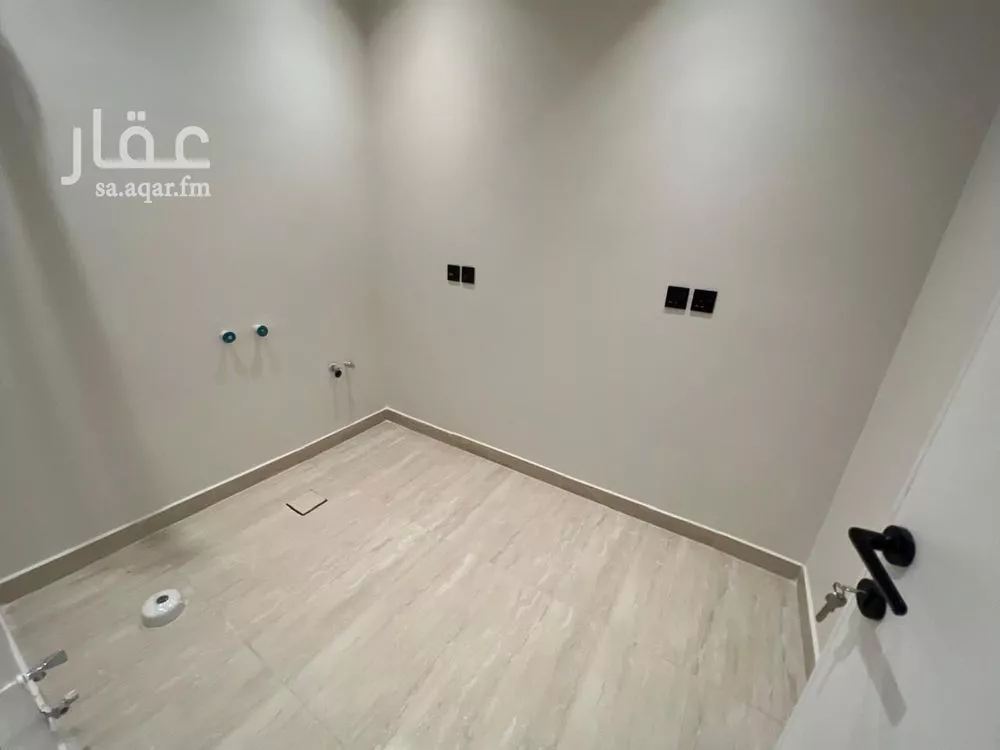 شقة 3 غرف في الملقا 6