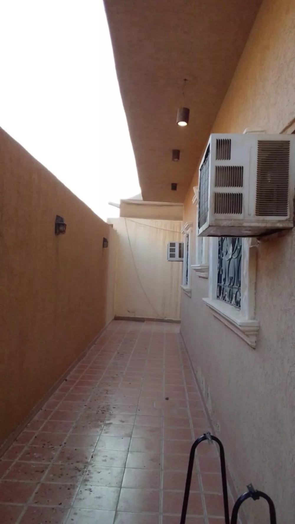 فيلا 9 غرف في ظهرة البديعة 9