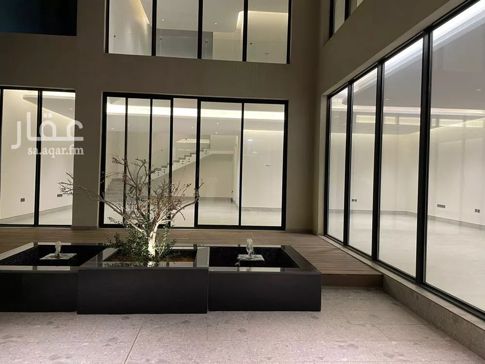 8 bedroom villa in Al Malqa 11