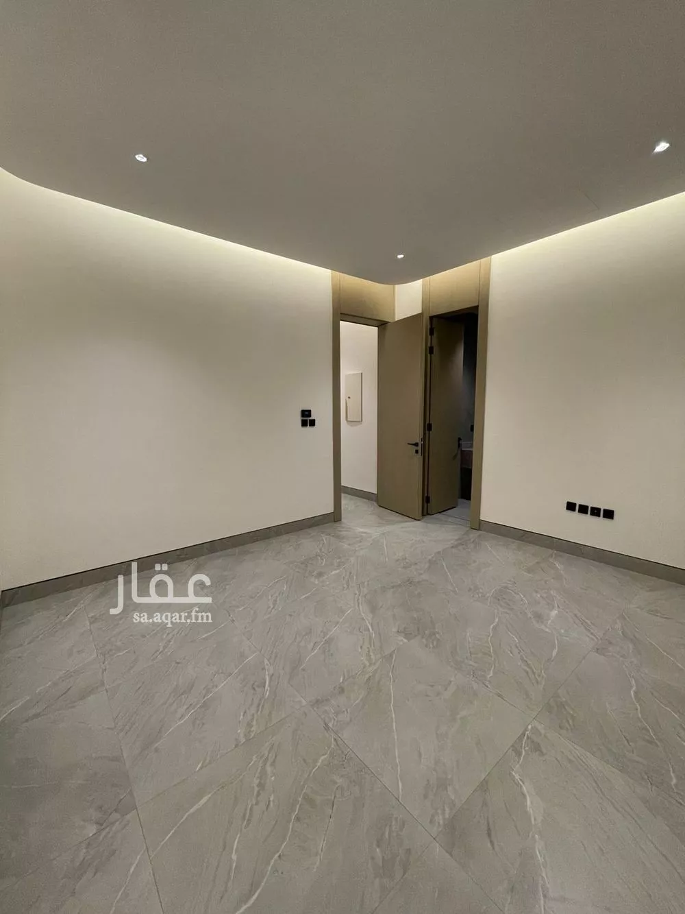 8 bedroom villa in Al Malqa 8