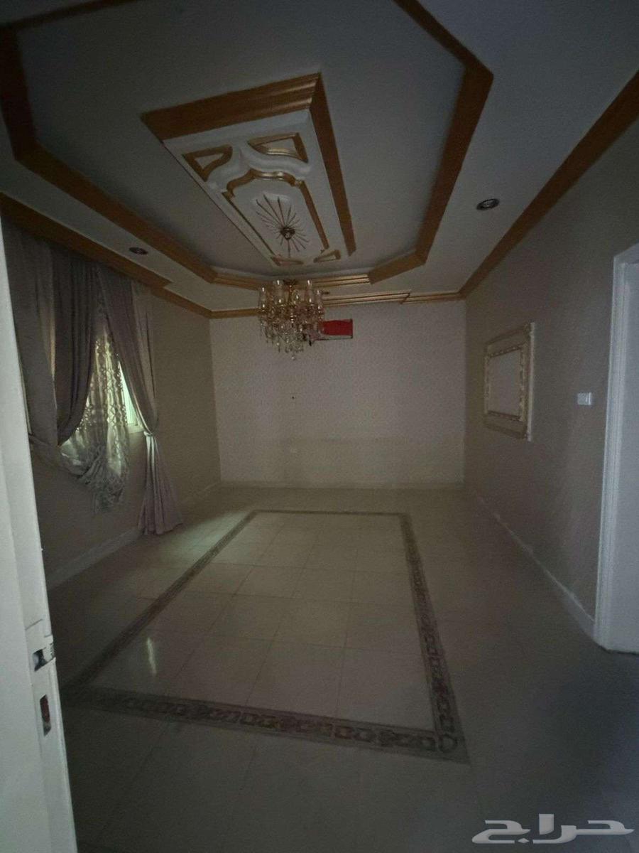 فيلا 9 غرف في الأجواد 5