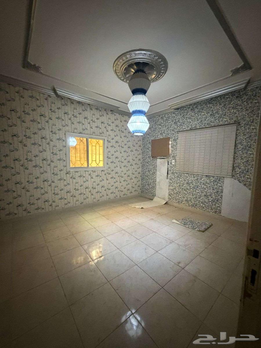 فيلا 9 غرف في الأجواد 7