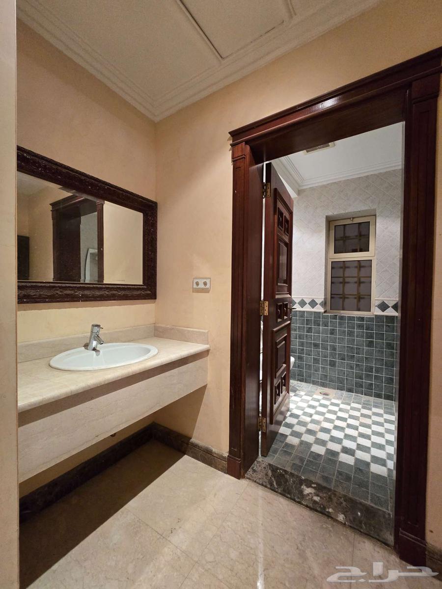 فيلا 9 غرف في السلامة 16