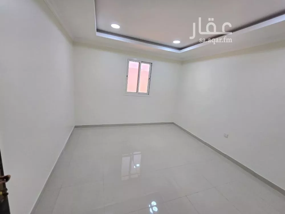 شقة 4 غرف في النور 12