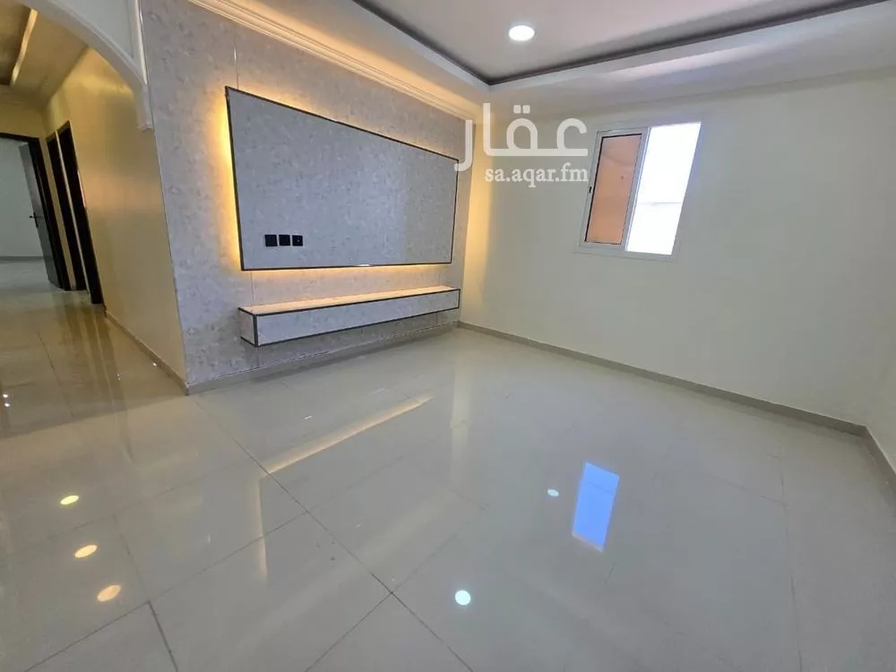 شقة 4 غرف في النور 25