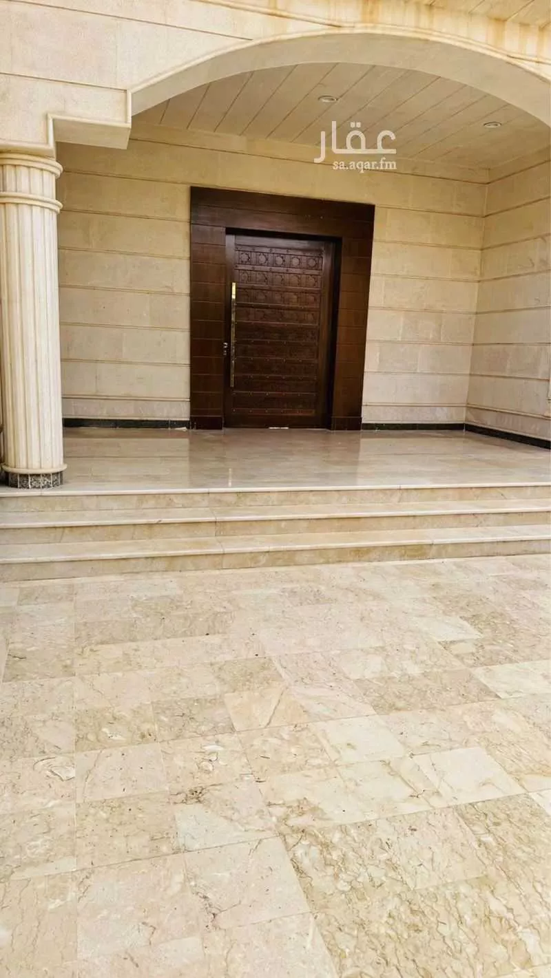 فيلا 4 غرف في عرقة 5