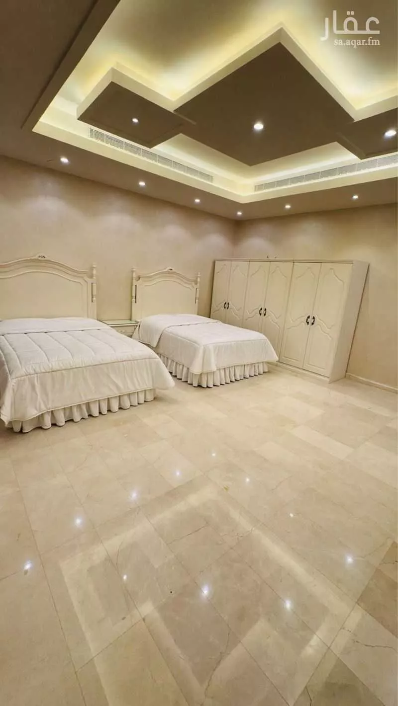 فيلا 4 غرف في عرقة 8