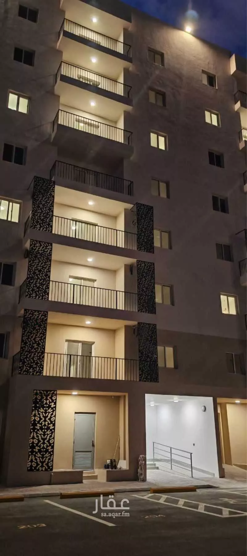 شقة 7 غرف في الشرق 9