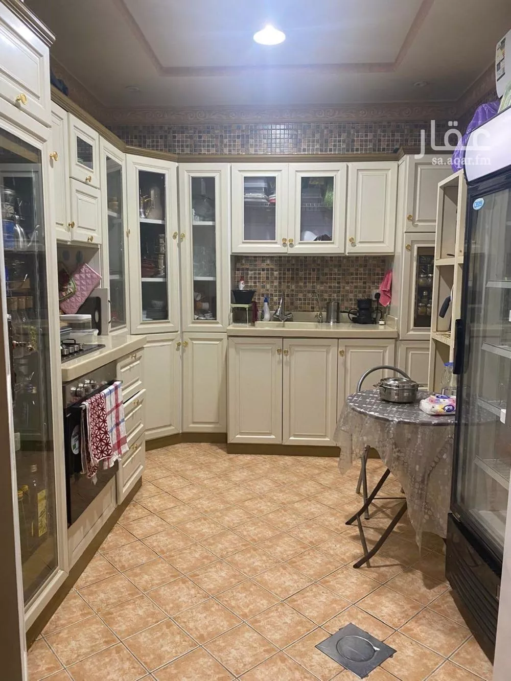 شقة 4 غرف في العقيق 12