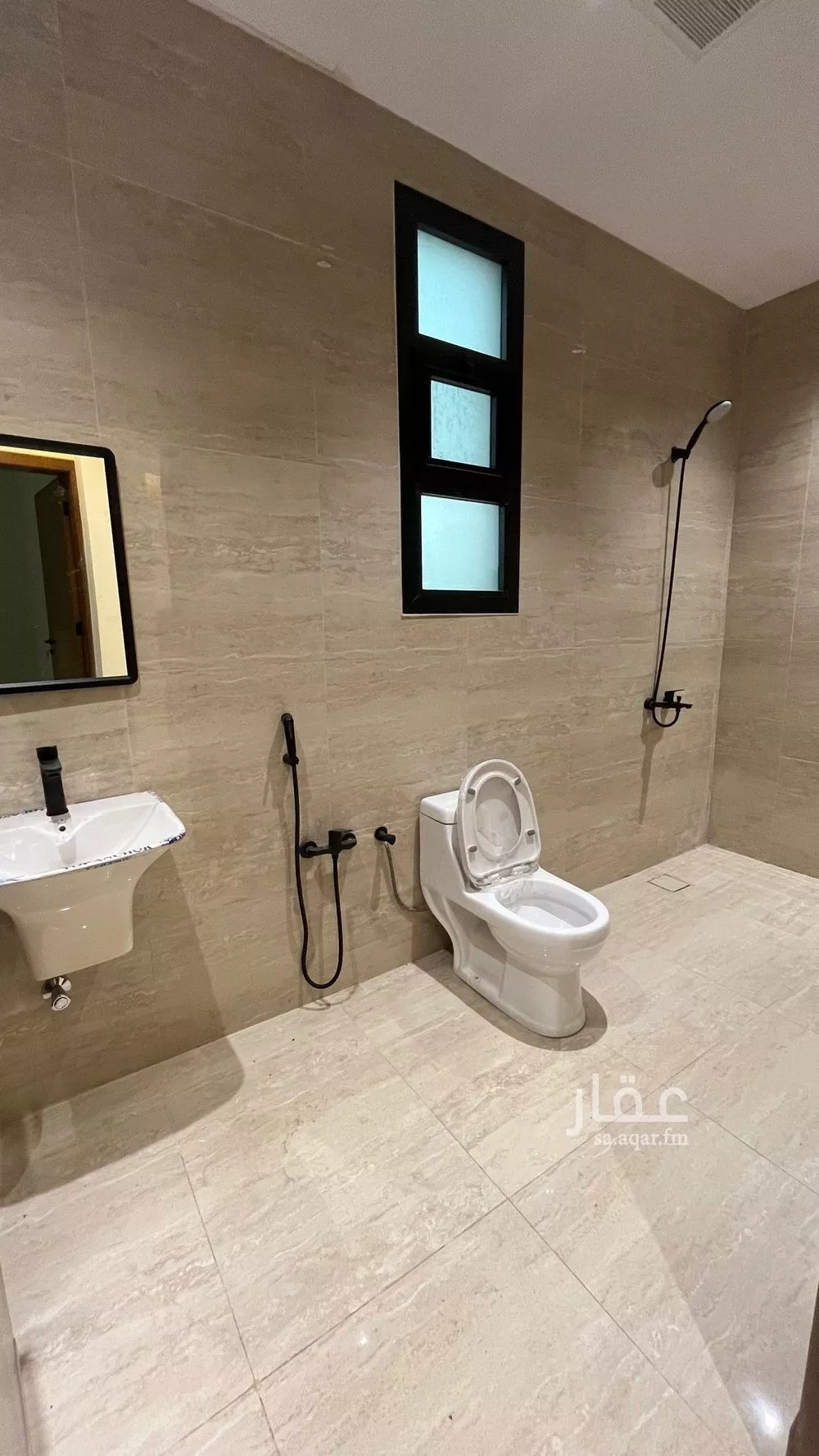 شقة 5 غرف في عكاظ 11