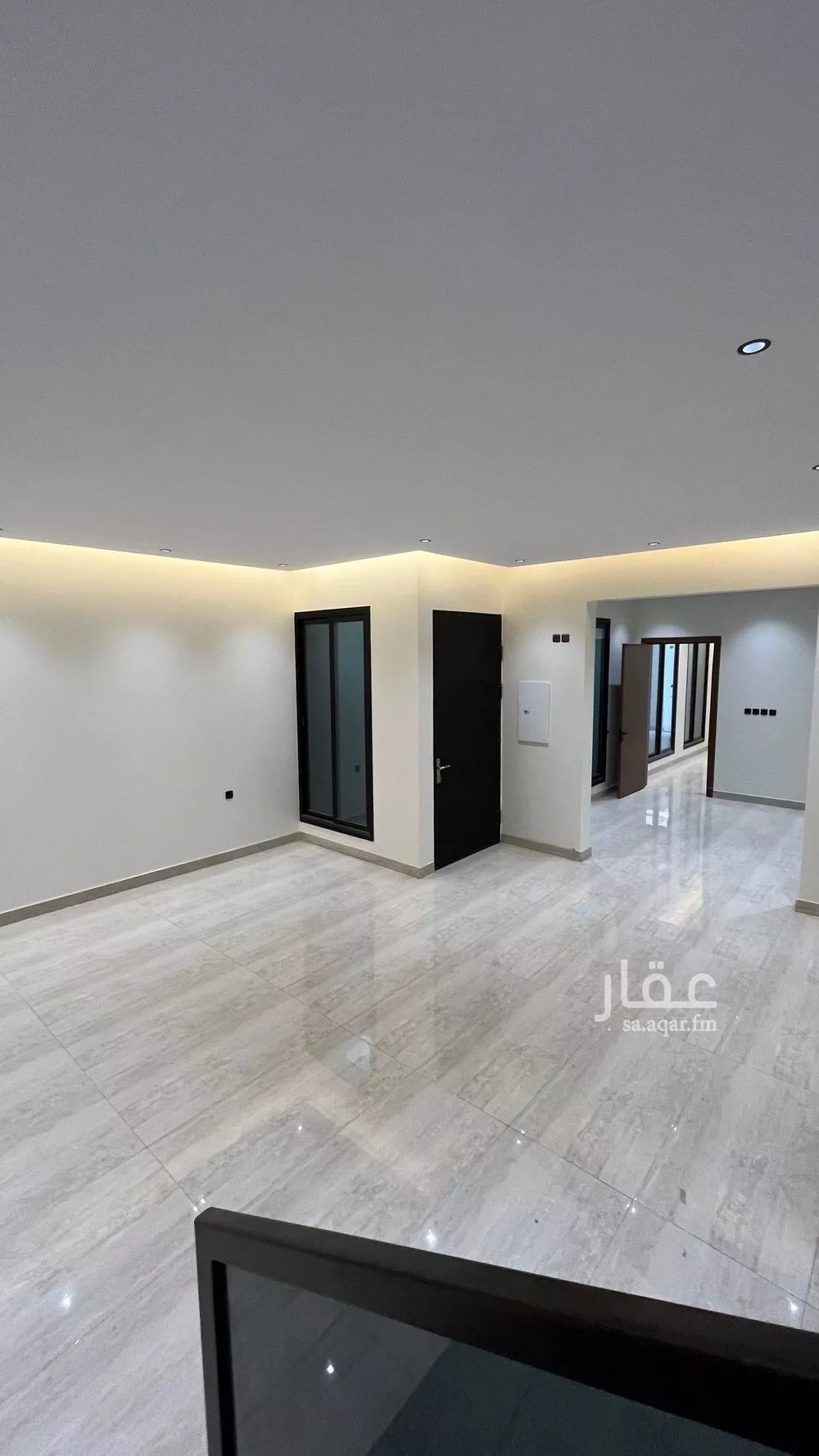 شقة 5 غرف في عكاظ 3