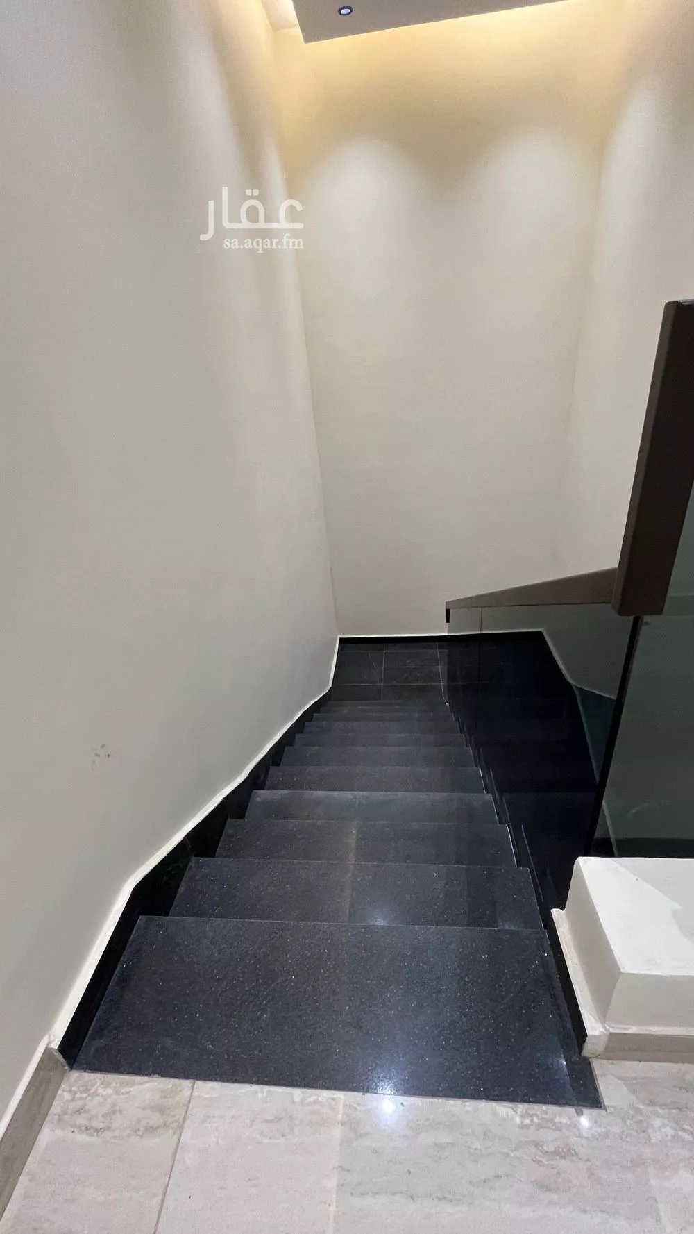 شقة 5 غرف في عكاظ 5