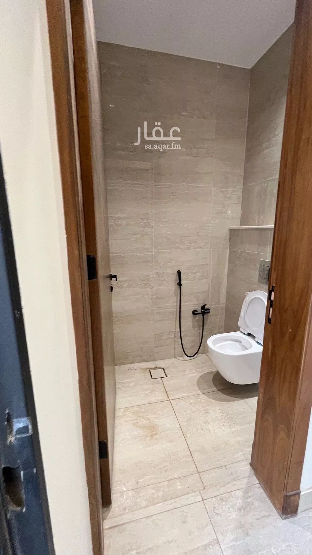 شقة 5 غرف في عكاظ 9