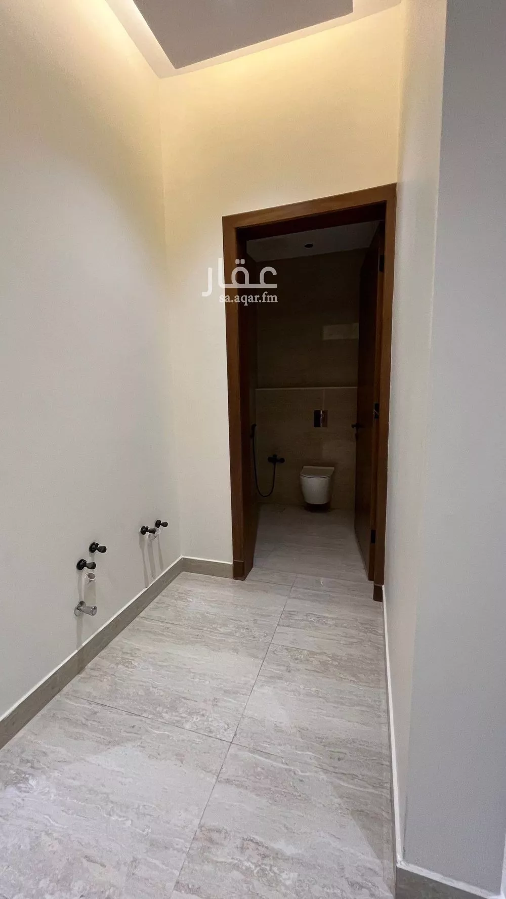 شقة 5 غرف في عكاظ 10