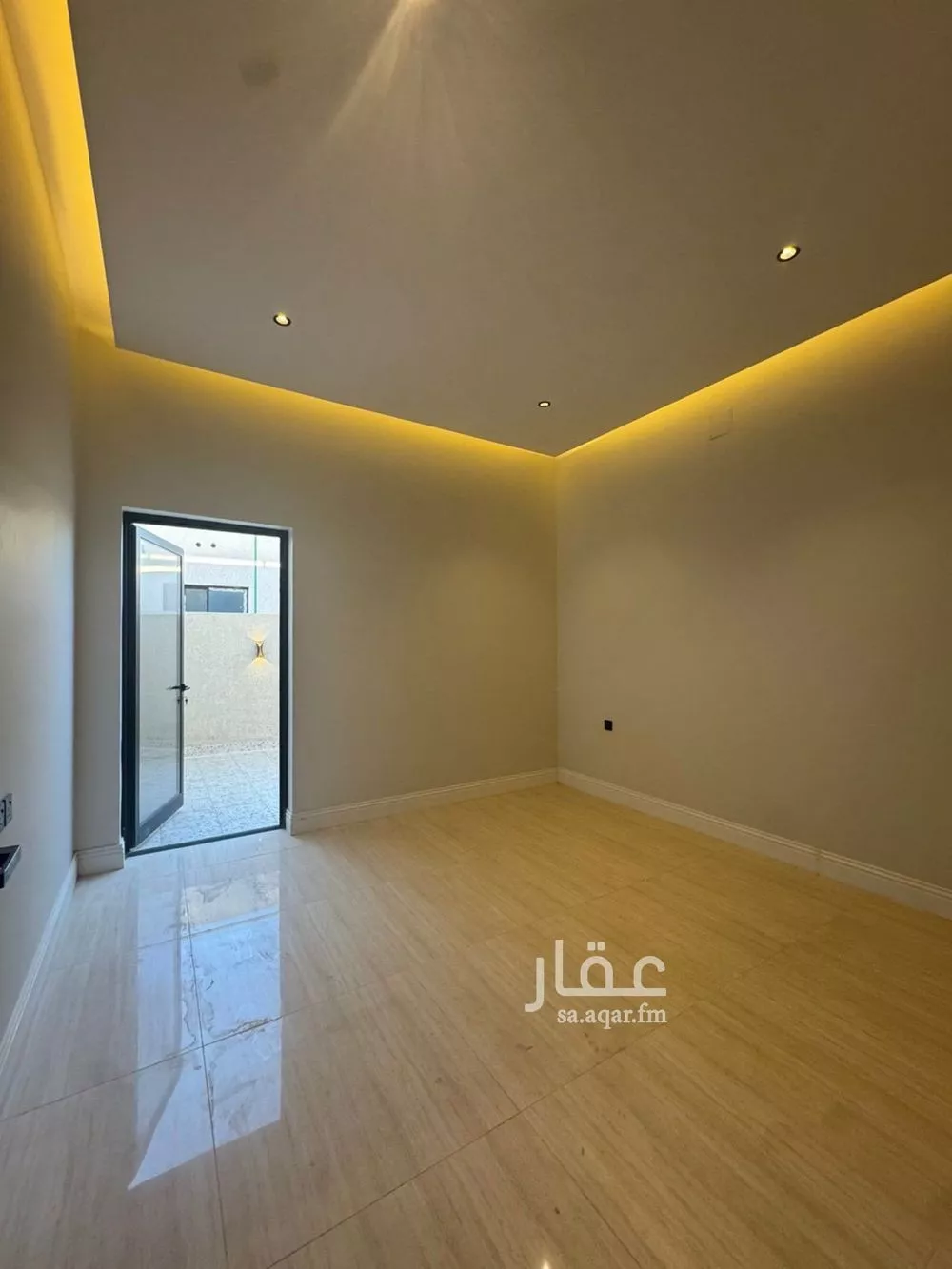 فيلا 5 غرف في العارض 18